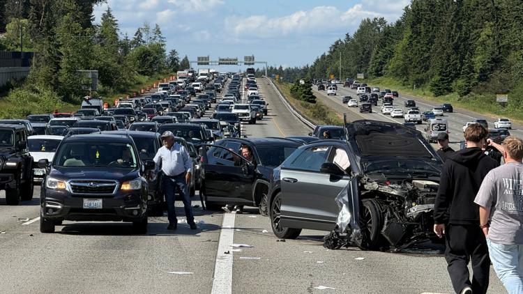 I-5 southbound reopens after rollover near Federal Way clears 2.5-hour backup