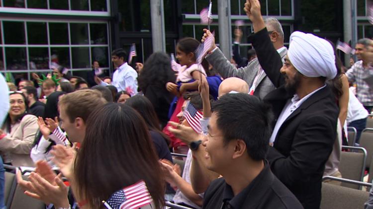 250 people become US citizens at Seattle Center on July 4