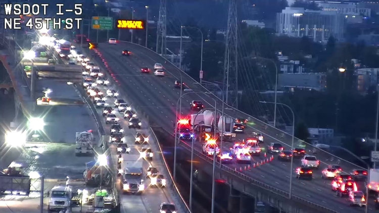 Semitruck collision blocks three lanes, causes major delays on southbound I-5