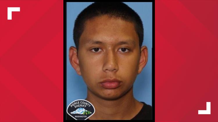 Police search for man accused of killing 2 in Tacoma, Puyallup