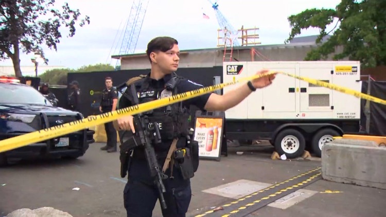 Rep. Jayapal questioned Seattle mayor's crisis response in private texts after Bite of Seattle shooting