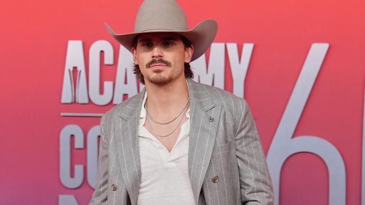 Washington country music singer to headline Seahawks' NFC Championship halftime