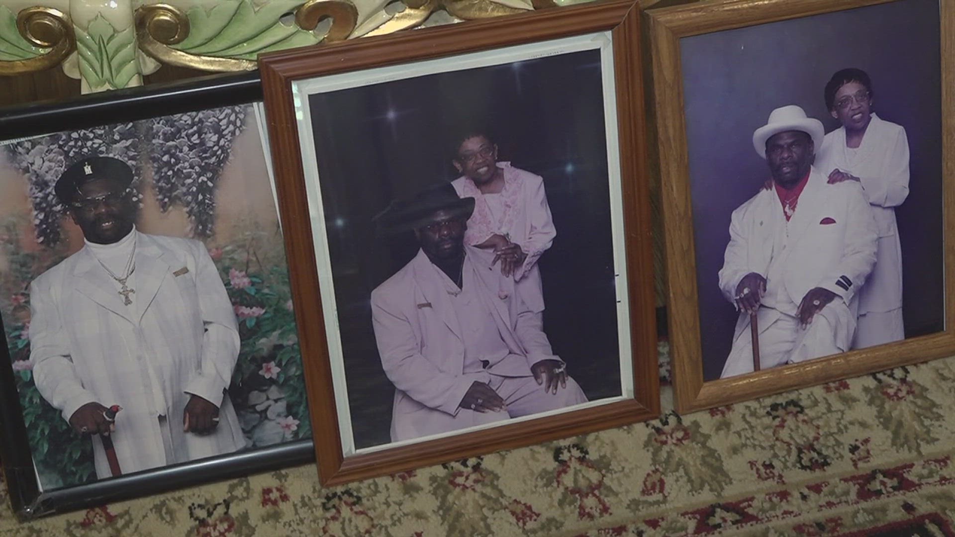 Bobbi and Michael Thomas have been married for 33 years and show their true love every single day by wearing matching outfits for the last 14 years.