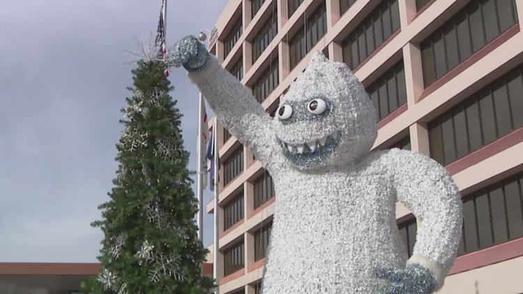 Downtown Mesa turns back the clock with vintage holiday decorations