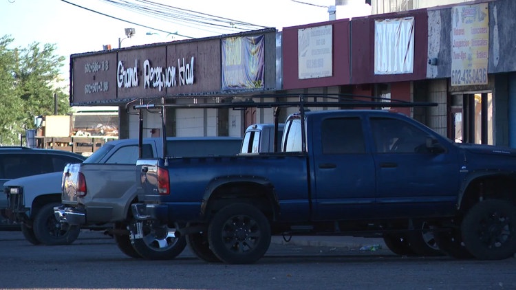 Suspect in custody after deadly shooting near Phoenix business