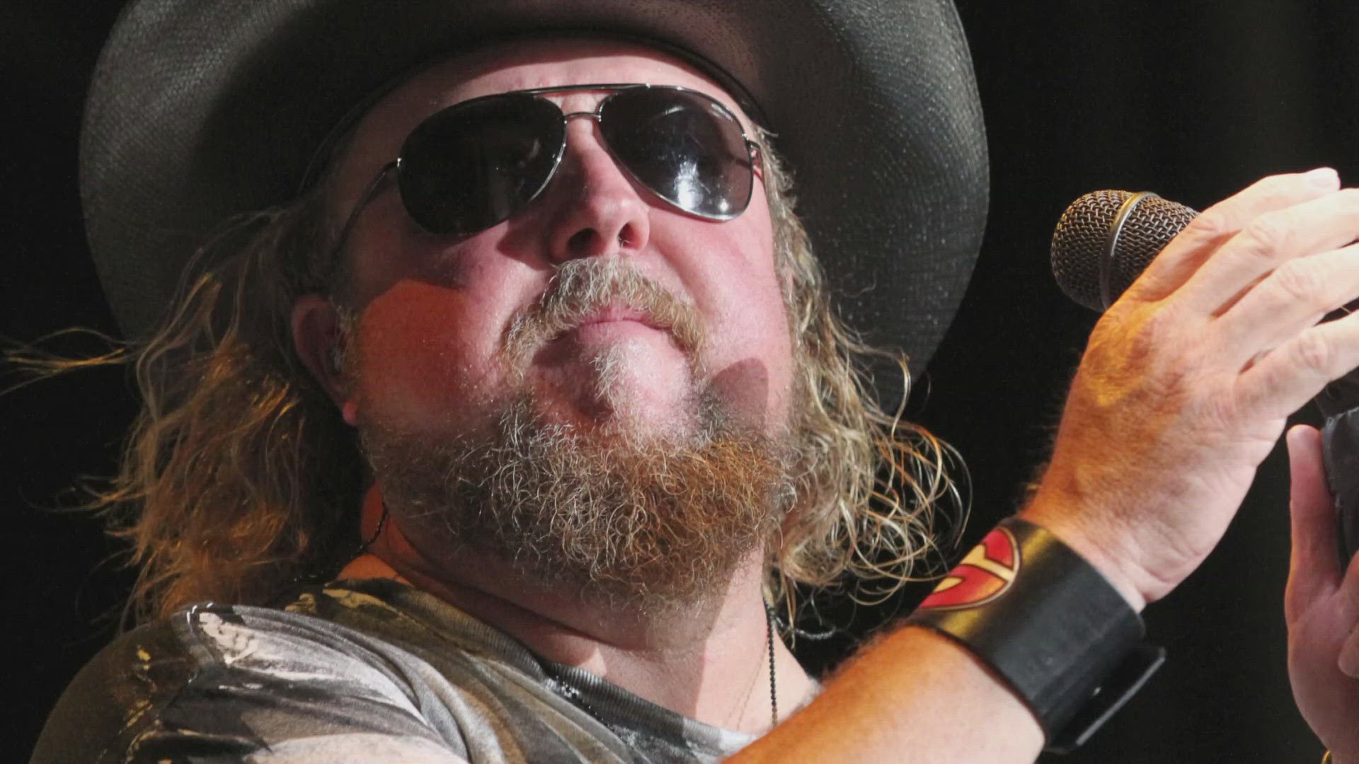 Colt Ford cancels Iowa State Fair performance after bus crash ...