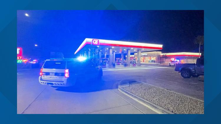Woman arrested after man injured with knife at Phoenix parking lot