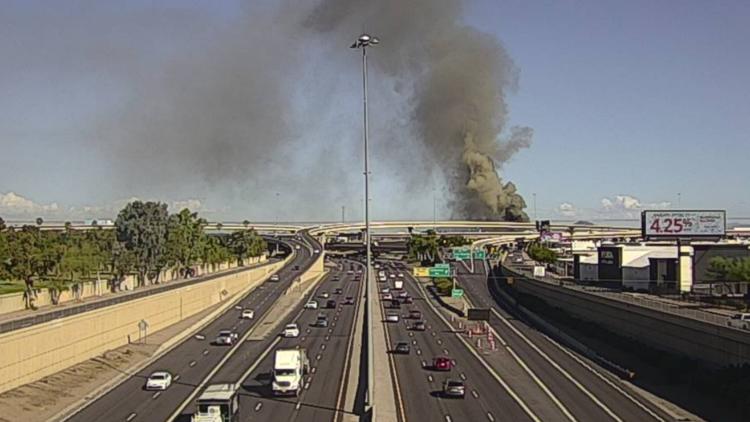 Seeing smoke? Fire crews battle large fire in central Phoenix