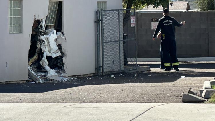 Man seriously hurt after crashing into tax center building in central Phoenix
