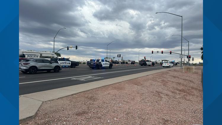 Mesa police investigate shooting near US-60 freeway