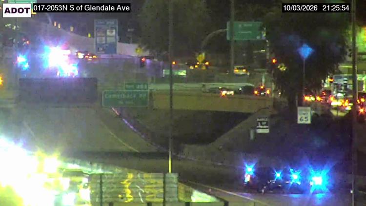 Multi-vehicle crash occurs along southbound I-17 in central Phoenix