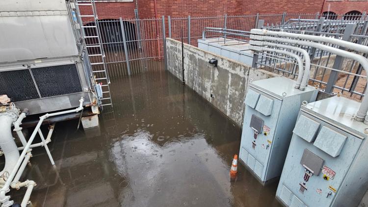 Red Mountain High School in Mesa affected by recent monsoon storm, flooding hallways