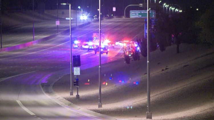 Deadly multi-vehicle crash leads to hard closure on US-60 in Mesa