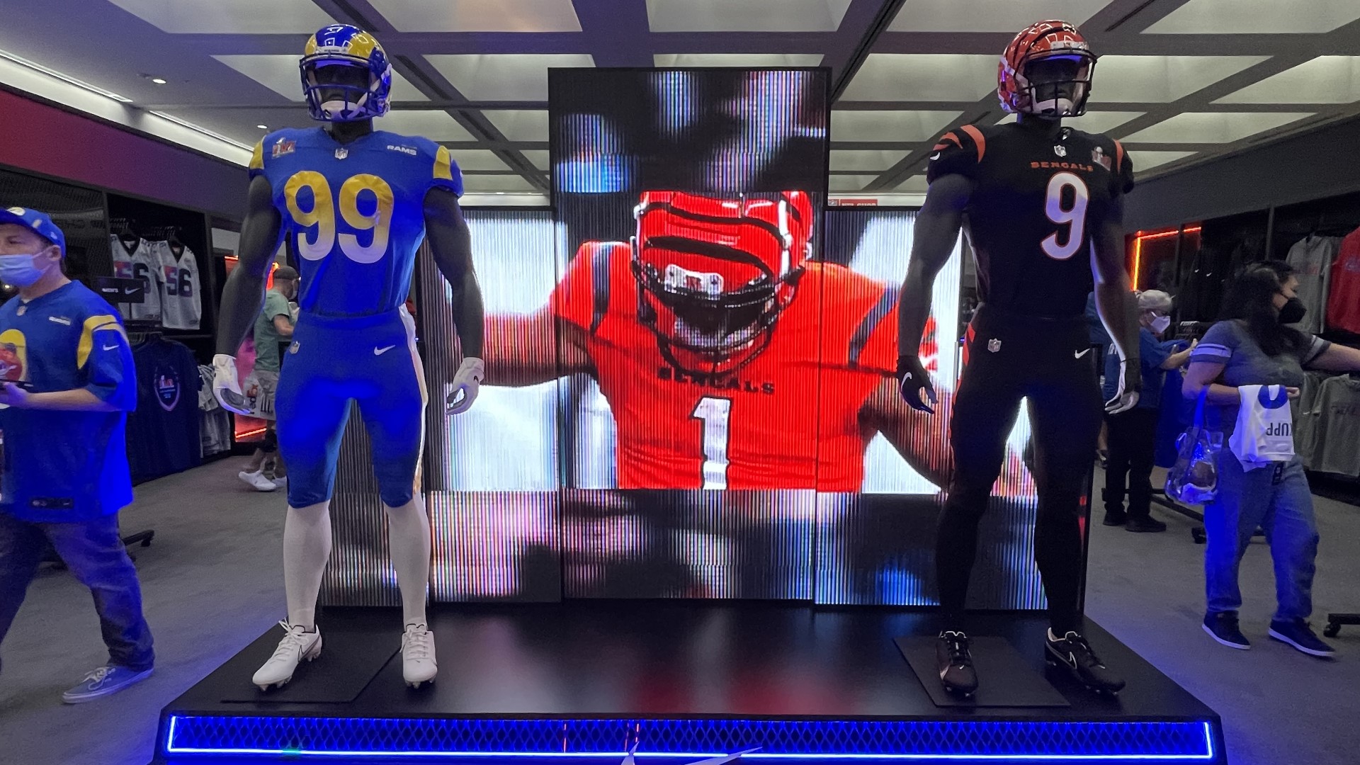 Todos los aficionados a la NFL no deben dejar pasar la oportunidad de visitar la tienda oficial para adquirir los recuerdos del Super Bowl LVI