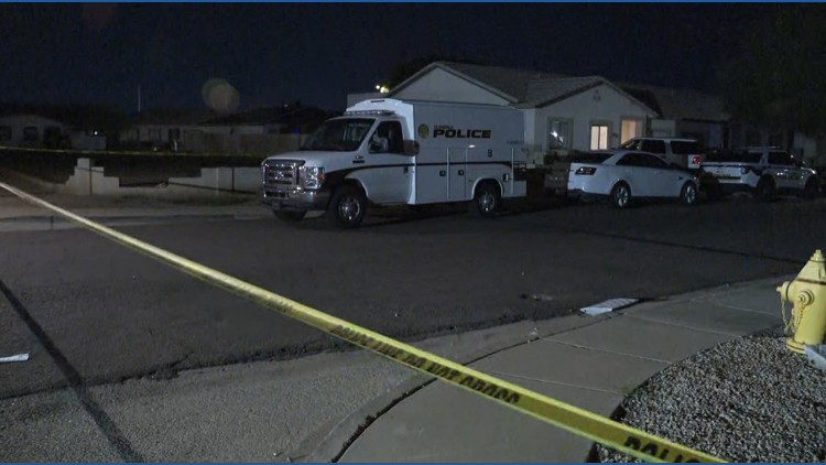 Woman stabbed, critically injured during domestic violence incident, Glendale police say