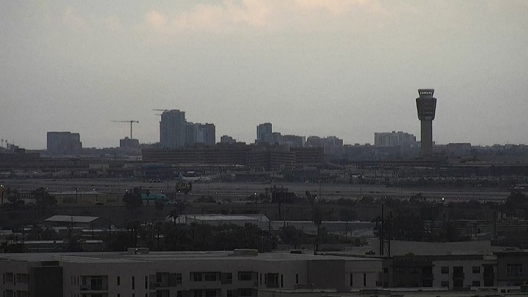 Many flight delays reported at Sky Harbor Airport as storms hit Phoenix
