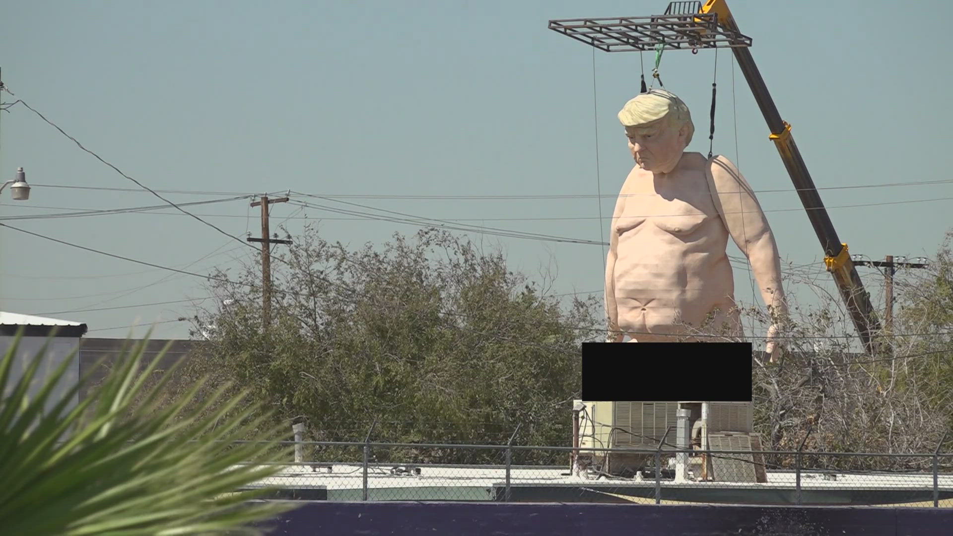 Naked statue of former President Trump seen in Phoenix