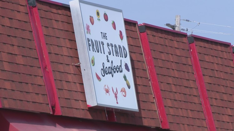 Man dies after eating raw oysters at St. Louis business