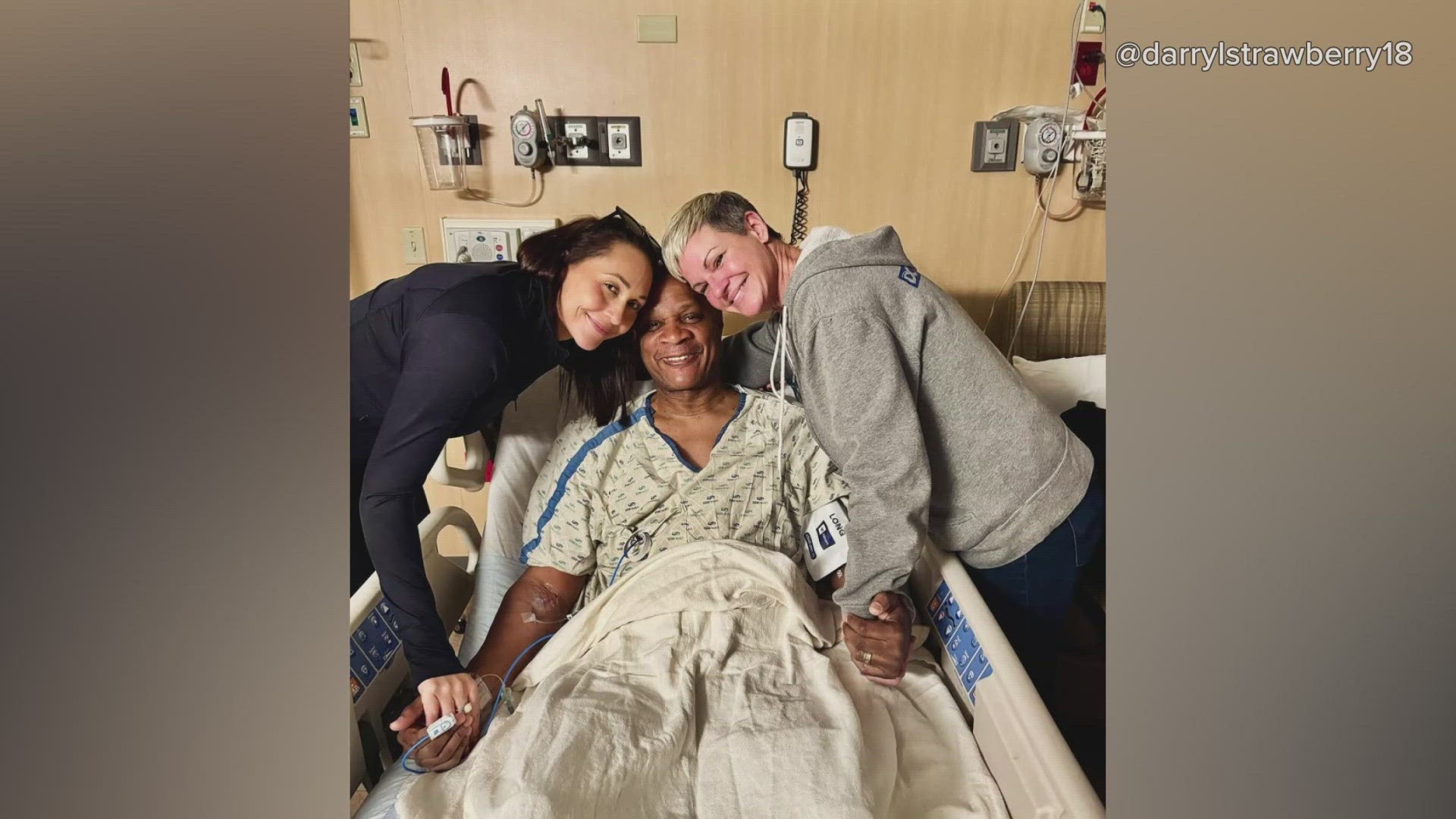 Former New York Mets and Yankees star Darryl Strawberry is recovering from a heart attack. The former New York Mets and Yankees star lives in O'Fallon, Missouri.