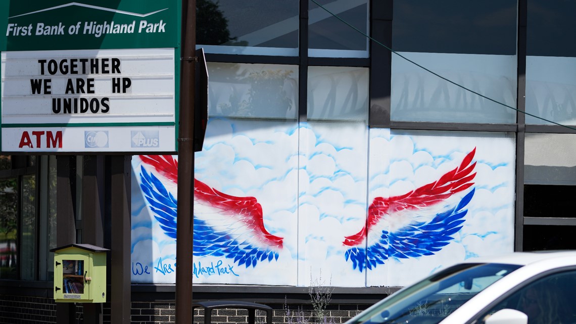Highland Park marks 1 year after July 4 shooting - Vimarsana News