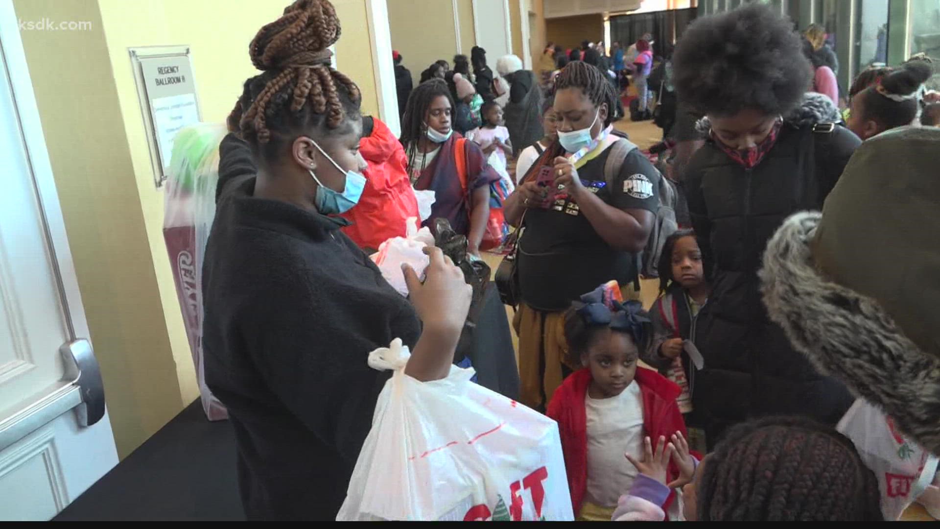 Christmas came early for more than 1,000 families in the St. Louis area at the Union Station Hotel on Sunday.