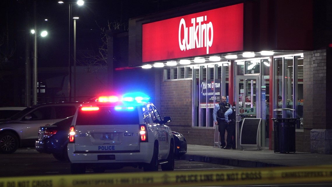 2 shot, 1 killed early Monday at a St. Louis QuikTrip