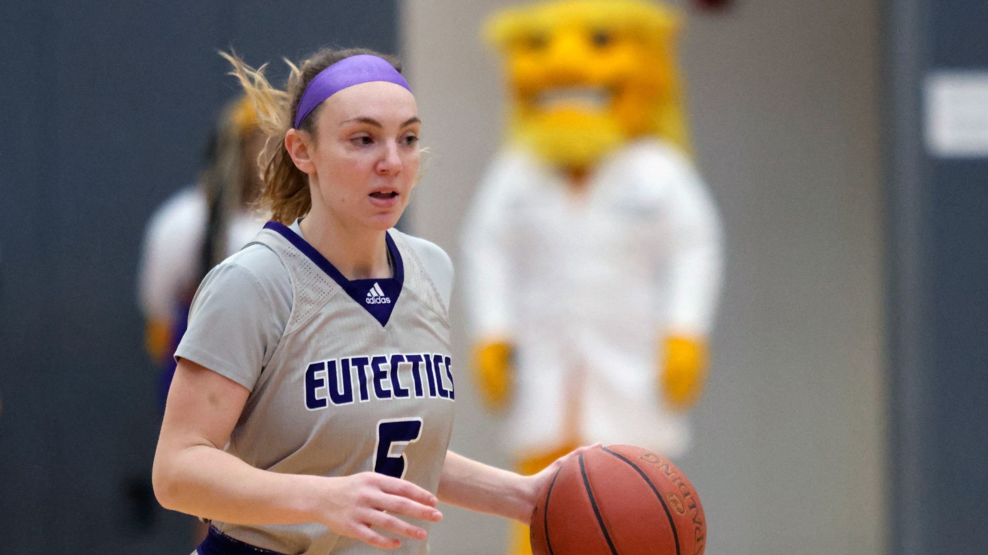 Beyer is averaging more than 34 points a game in her senior season and is about to become the all-time leading scorer at any level of women’s college basketball.