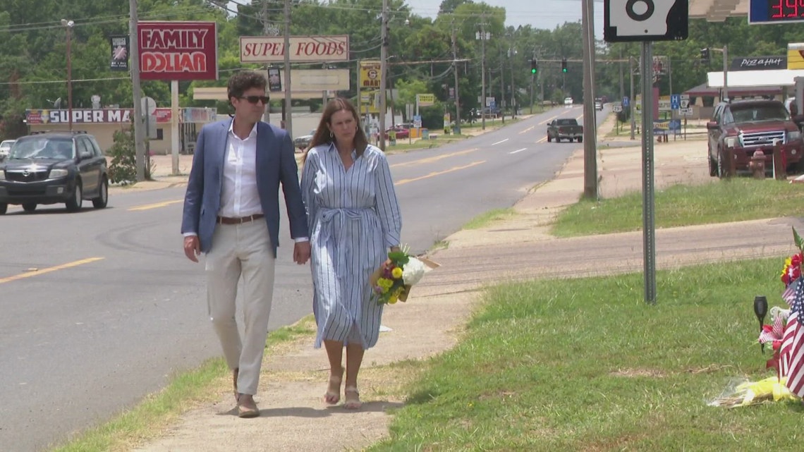 Gov. Sarah Huckabee Sanders visits Fordyce after mass shooting ...