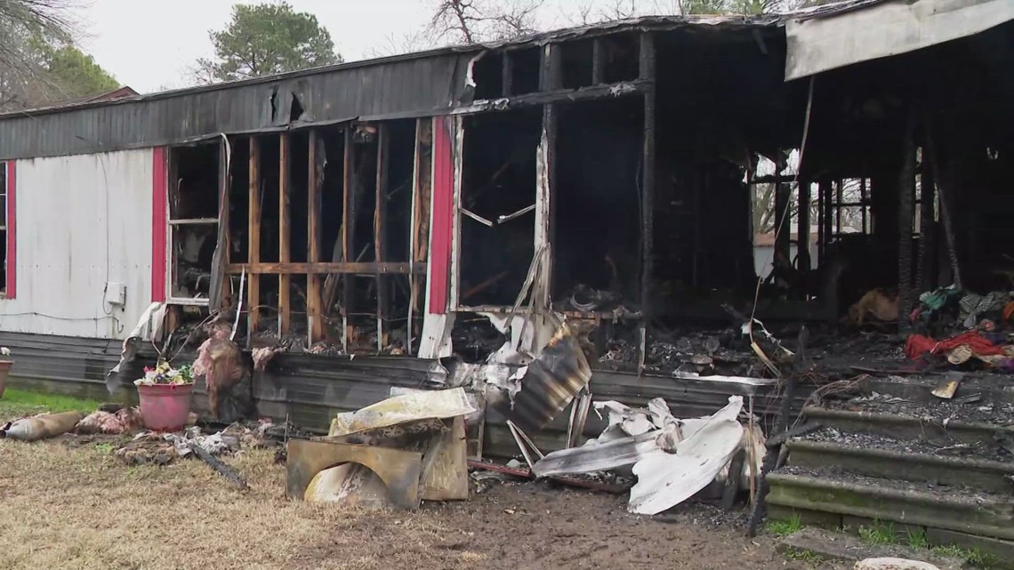 Arkansas family's home destroyed in fire just before Christmas ...