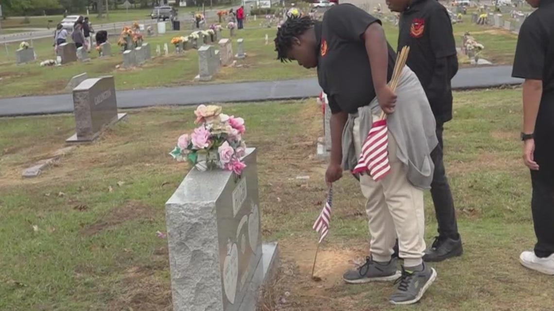Arkansas students, veterans join forces to remember fallen heroes ...