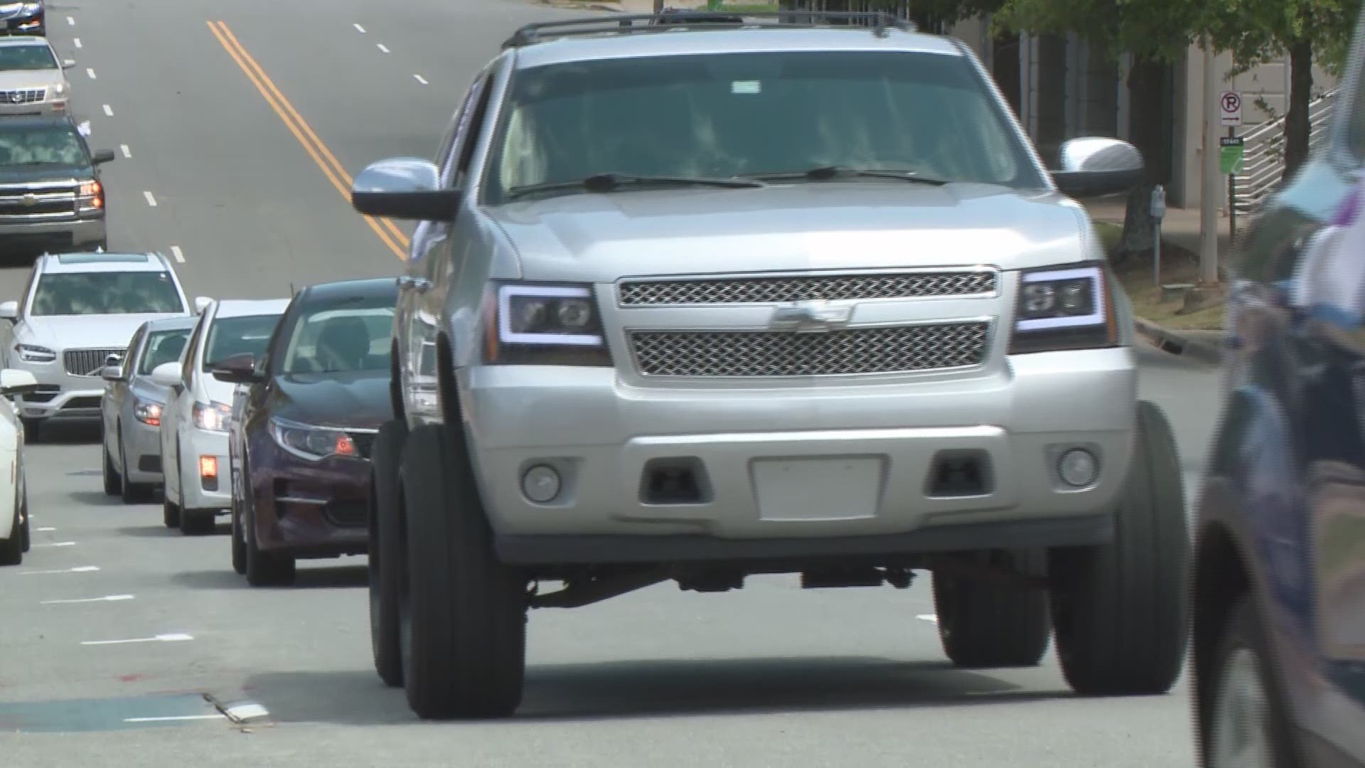 LRSD teachers lined their cars at Dickey Stevens Park and headed to the Capitol in a motorcade.