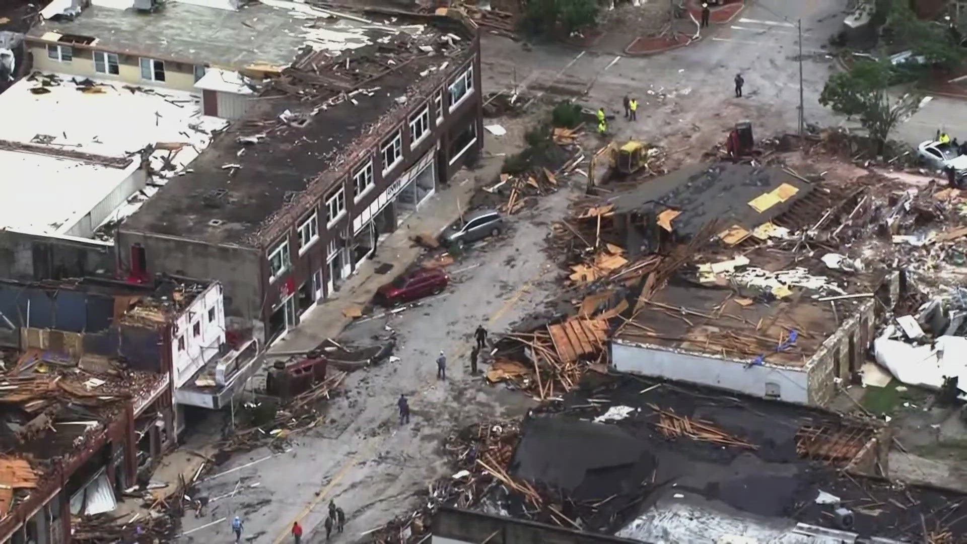 Severe storms hit the Midwest a day after deadly tornado | fox43.com