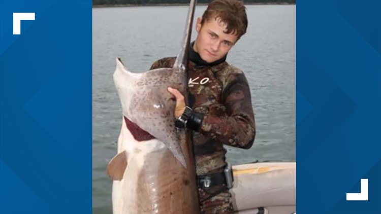 Arkansas man reels in potential 'record-breaking' fish from Beaver Lake
