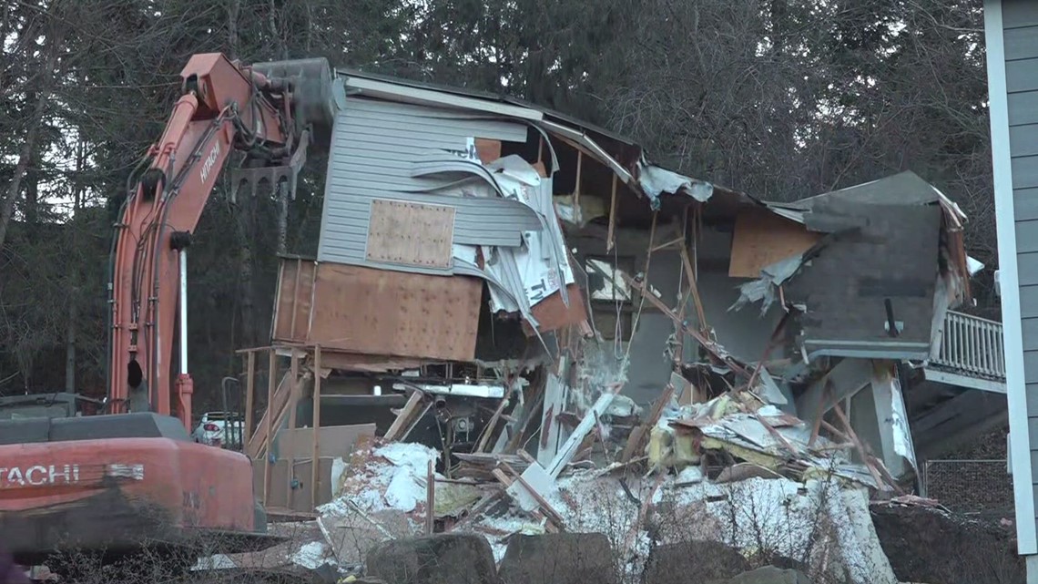 Crews demolish Moscow home where 4 students were murdered | wnep.com