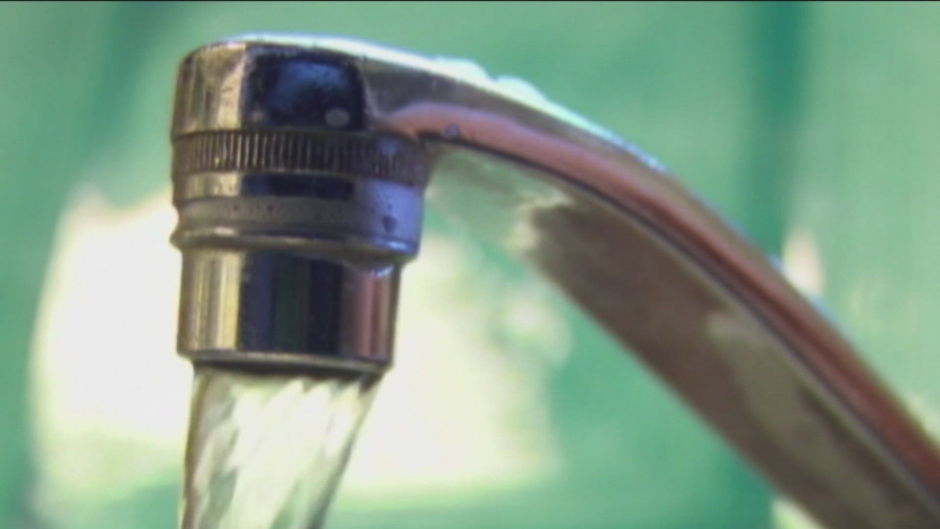 Homeowners in the metro may be at risk for lead in their pipes, details on the concerning letter sent out by Des Moines waterworks.