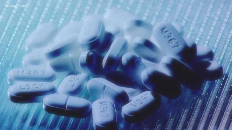 Muerte por fentanilo: Acusan a madre de Denver por muerte de su hija