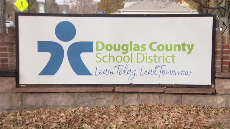 Outgoing Douglas County School Board to vote on last-minute 10-year charter school extensions