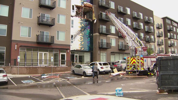 Hundreds displaced after explosion at apartment complex in Aurora