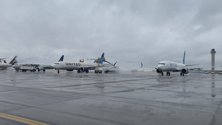 700 flights delayed, canceled at Denver's airport