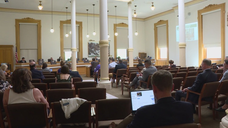 Lawmakers will not cut any spending during special legislative session to address $800 million shortfall