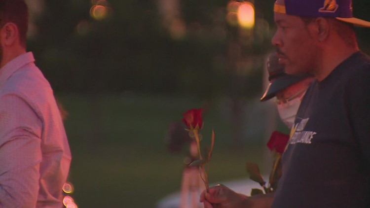 Denver vigil menghormati 10 orang yang tewas dalam penembakan Buffalo