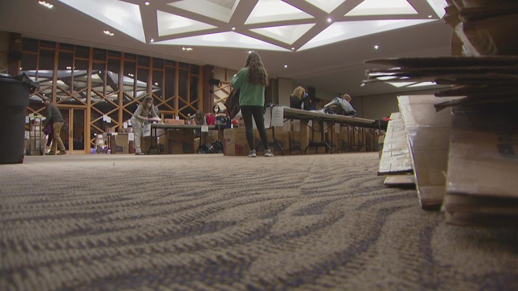 Denver synagogue collects donations for migrants as shelters reach capacity