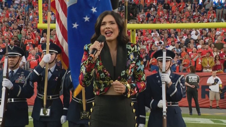 WATCH: Belen De Leon sings national anthem before Broncos game