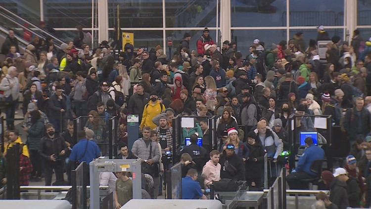 Passengers at DIA continue navigating flight delays, cancellations and tracking luggage