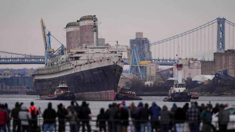 Historic ocean liner to become the world's largest artificial reef