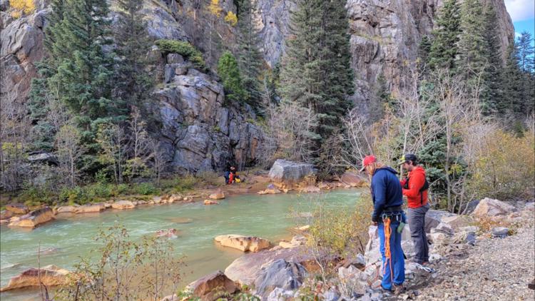 Hiker with broken leg rescued after flagging down train