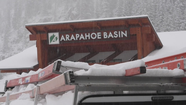 Arapahoe Basin extends operations, sets closing date