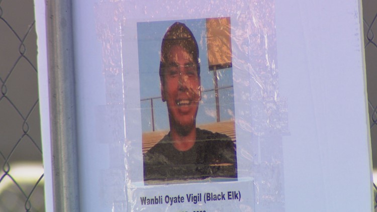 Keluarga, teman ingat Wanbli Oyate Vigil Black Elk