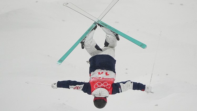 TONTON: Jaelin Kauf dan Team USA dalam kualifikasi mogul ski gaya bebas wanita
