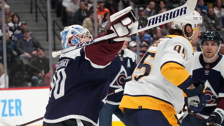 Rantanen, Newhook goals lift Avs over Predators, 3-1